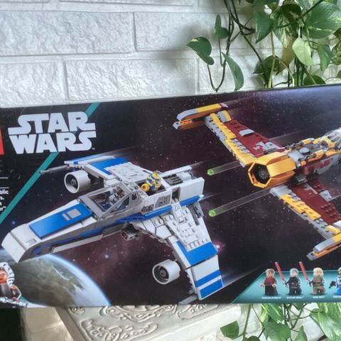 Lego Star Wars 75364 E-Wing vs. Shin Hati Starfighter