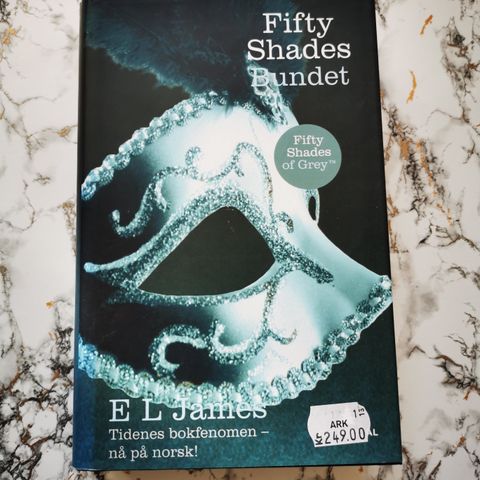 E L James - Bundet