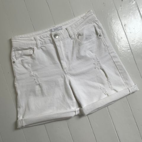 Hvit Denimshorts (str. 36)