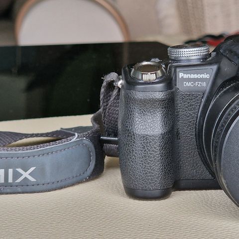 Panasonic LUMIX DMC-FZ18 Digital Cameras