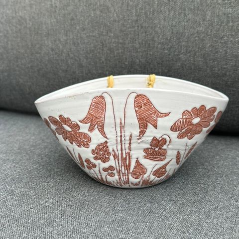 Kjempesøt krukke / blomsterpotte / skål i keramikk laget av Gerd
