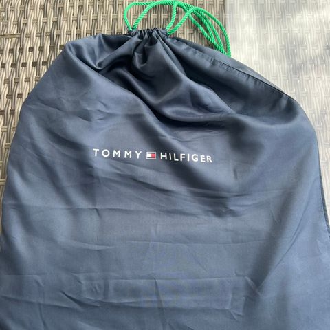 Flott Tommy Hilfiger veske