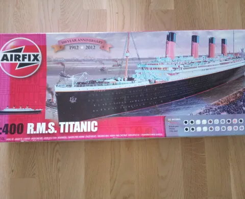 Vakker R.M.S Titanic 1:400 Airfix, ikke brukt, bra tilstand