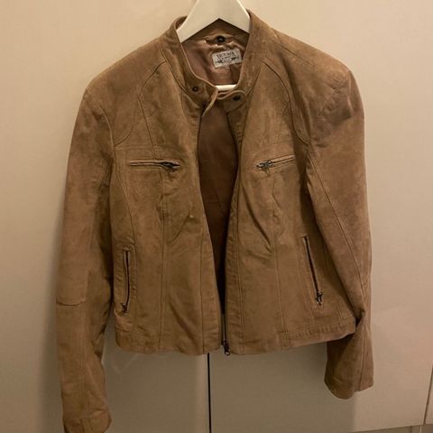 Ønsker å kjøpe denne vintage jakken!!!