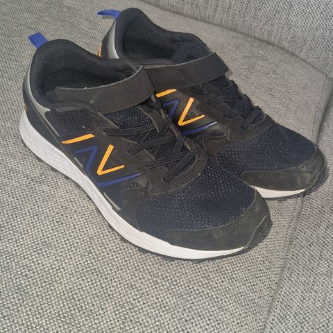 NEW BALANCE SKO STR 39