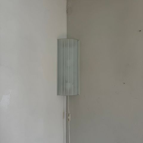 Vegglampe / hjørnelampe