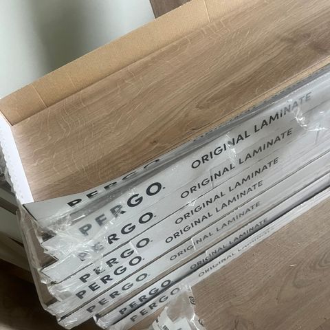 Pergo laminat, beige oak