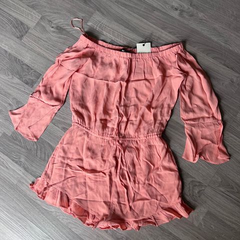 Ubrukt jumpsuit fra Bikbok str S