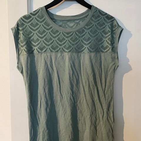 Lys grønn bluse/t-skjorte