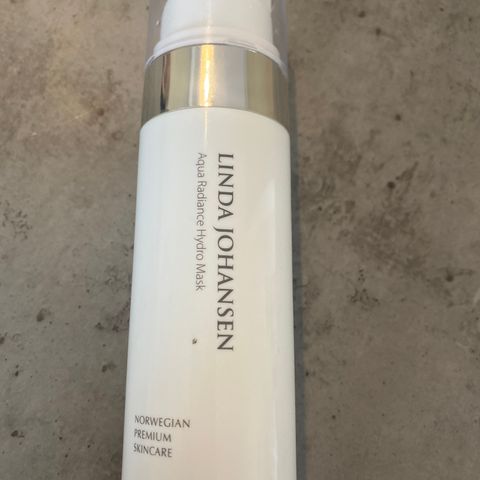 Linda Johansen Aqua radiance Hydro mask