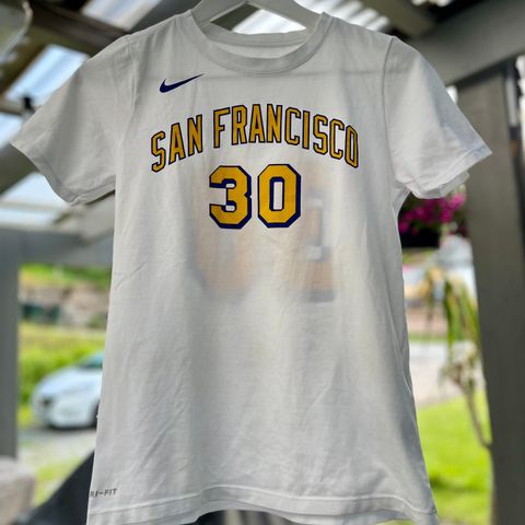 The Nike tee m/Golden State Warriors-trykk (str. 10/12 år)