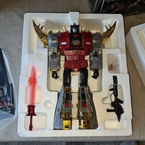 Transformers Masterpiece - FansToys FT-06 Sever (Snarl)