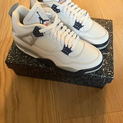 Jordan 4 Midnight Navy 42.5 (us9)