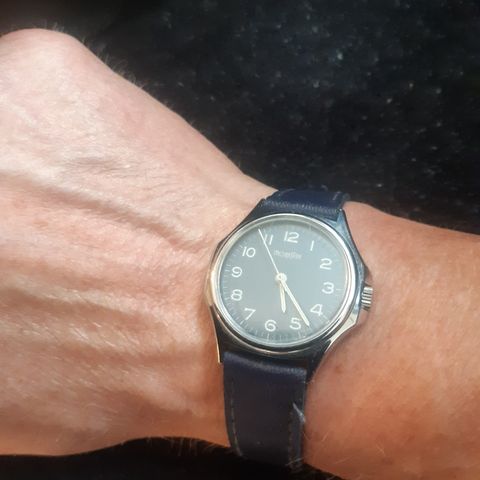 Moretime 30 E04 1 mekanisk klokke fra 70-tallet. 17 juveler  Swiss Made.