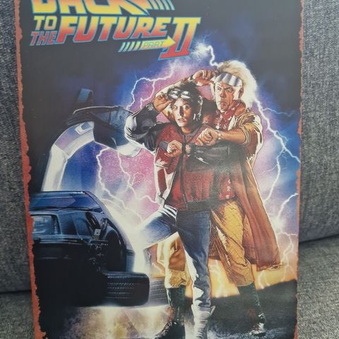 Metallskilt fra filmen" Back to the future".