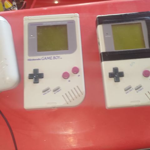 Gameboy selges m spill selges 1200kr