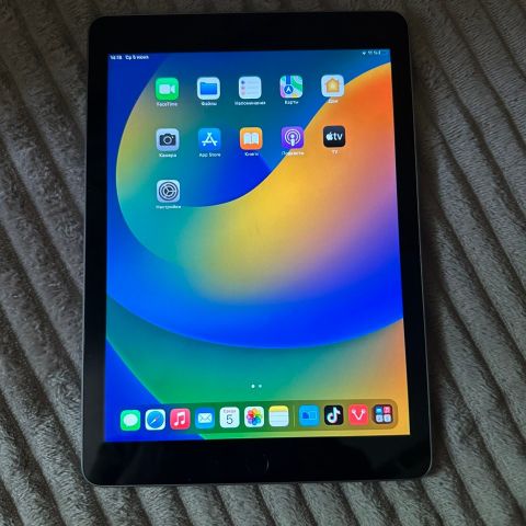 Utmerket 5. generasjons iPad Wi-Fi 32 GB