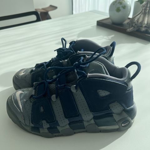 Nike Air More Uptempo i Størrelsen (38,5)