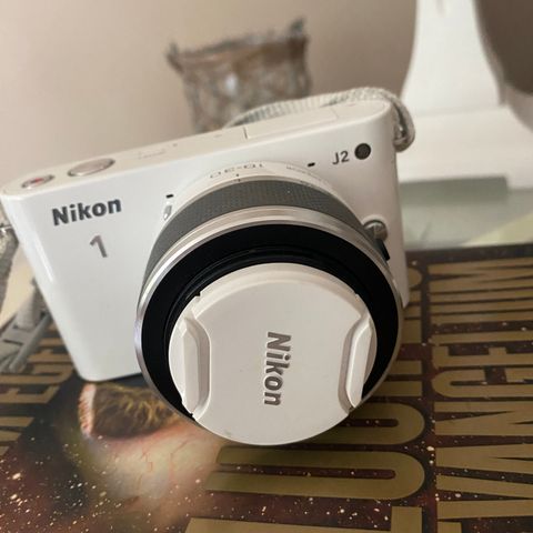 Nikon J2 nydelig kamera i hvit