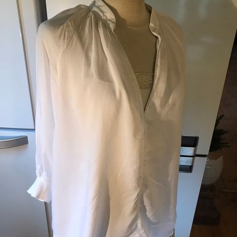 HVIT»SOMMER BLUSE», str. 38/40