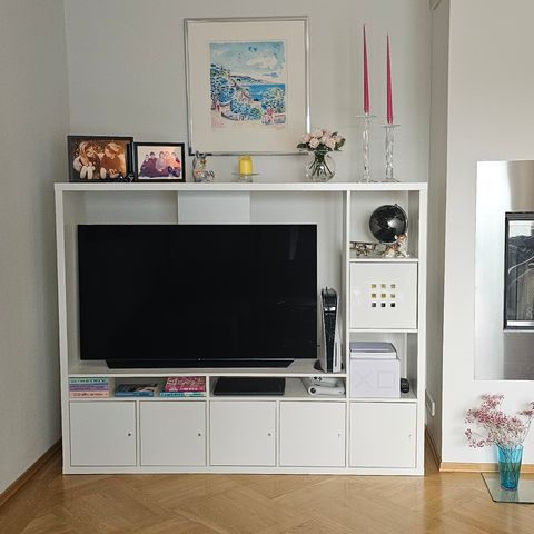 Tv seksjon / benk hvit ikea med innsats