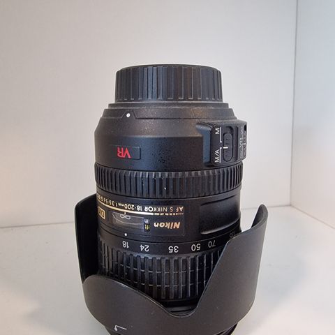 Nikon DX AF-S Nikkor 18-200 mm 3.5-5.6G