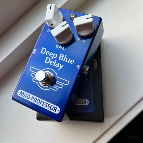 MadProfessor Deep Blue Deley pedal