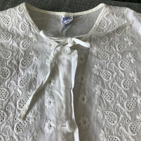 Retro Hvit ermløs bluse fra 60-tallet