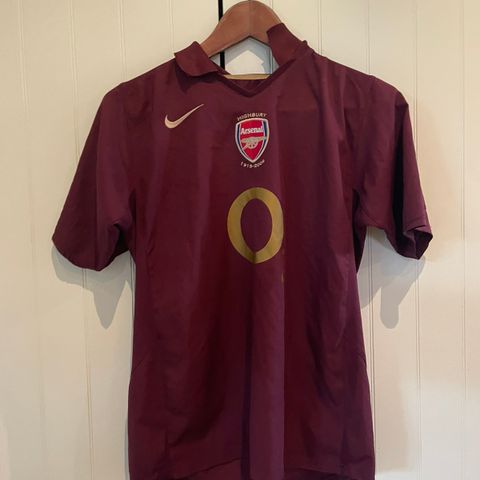 ARSENAL 2005 - 2006 HJEMMEDRAKT