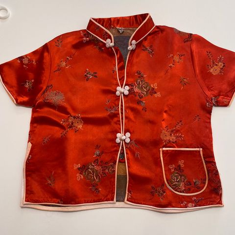 Kinesisk bluse/jakke til lite barn