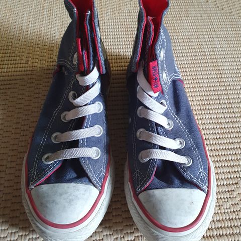 Converse str. 31