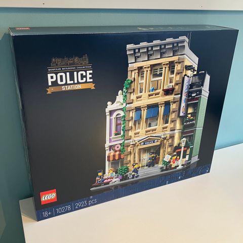 Lego 10278 Police Station inkludert frakt