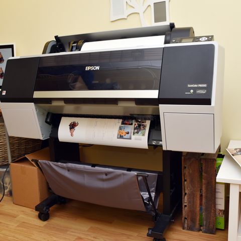Epson Sure Colour P-6000 printer blekk, papir, skjæremaskin og kuttematte