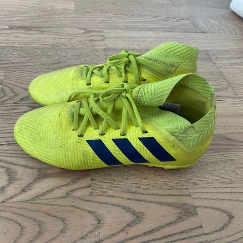 Adidas fotballsko i str 31