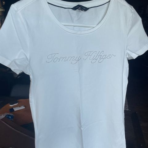 Ubrukt Tommy Hilfiger t - skjorte