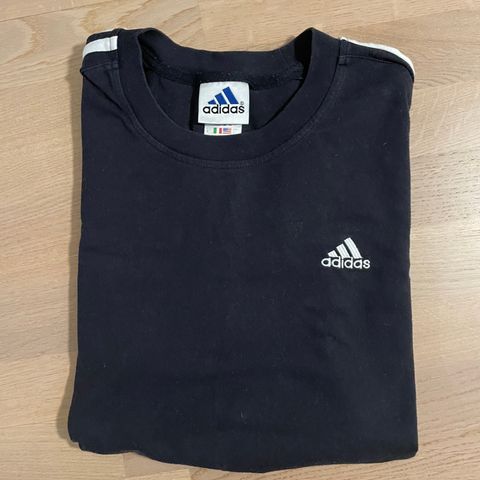 Adidas tskjorte fra 90- tallet