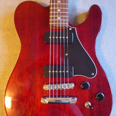 G&L ASAT Tribute Junior II med P90 pickups - strøken!