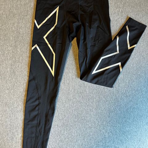 2XU Core Compression tights herre