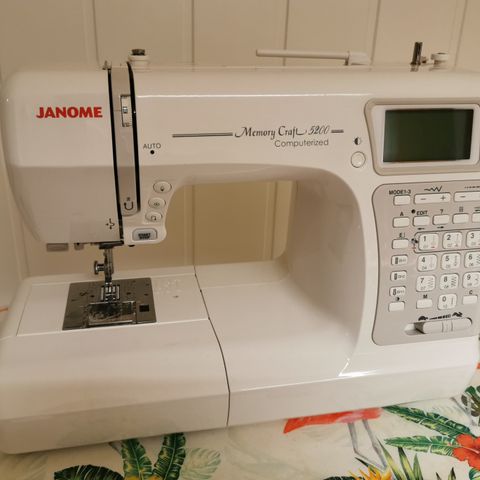 Janome Memory Craft 5200