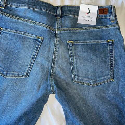 Nya jeans fra Boomerang modell Elsa. Massa stretch. St 30/32