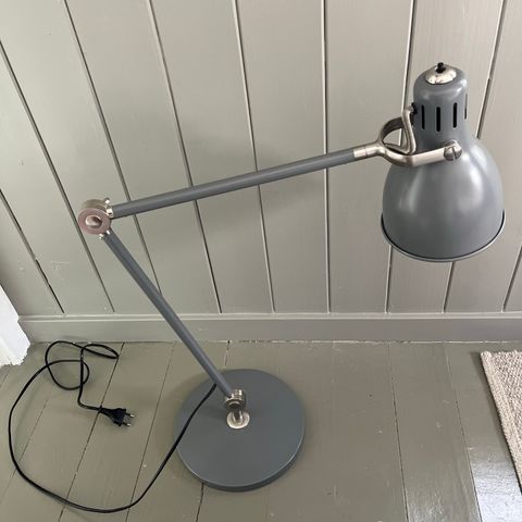 Ikea lampe nattbord / skrivebord