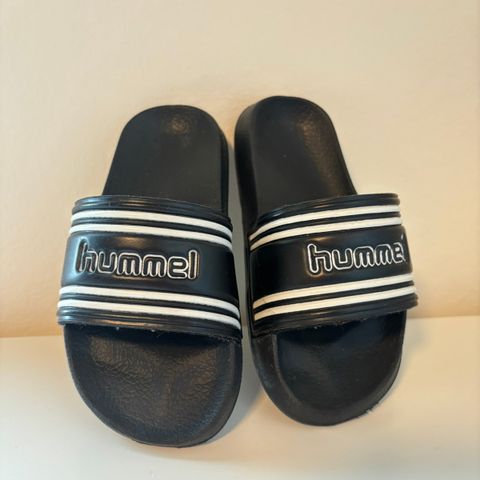 Hummel slippers str 27