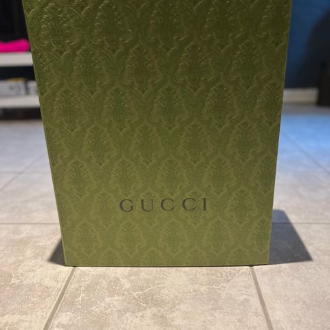 Gucci large messenger bag. Som NY!