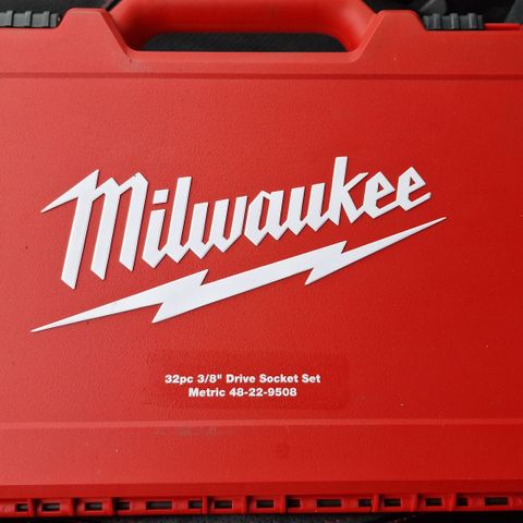 Milwaukee 3/8 skrallesett.