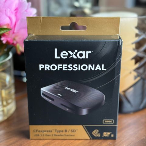 Lexar® Professional CFexpressTM Type B / SDTM USB 3.2 Gen 2 Reader