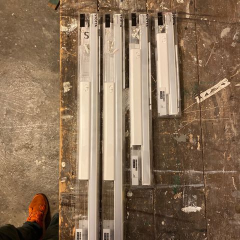 4x IKEA Stötta selges 72x2, 52 og 32cm