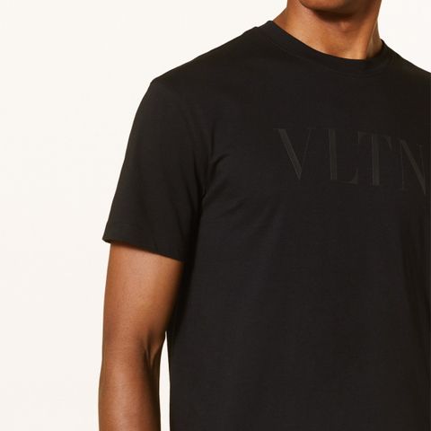 Valentino tee (M) nesten ubrukt