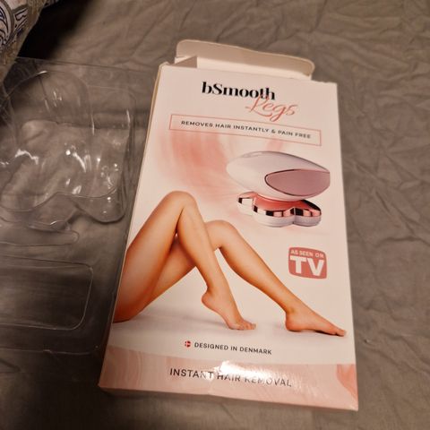 BSmooth flawless legs