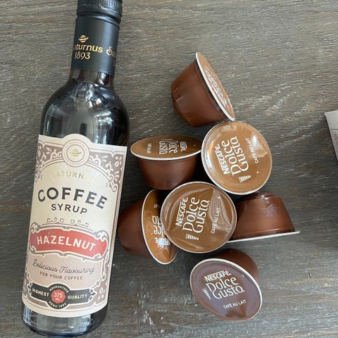 Coffee capsules & coffee syrup