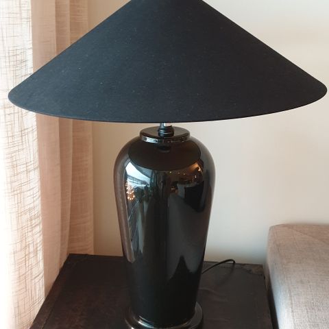 Sort vintage bordlampe fra Ikea